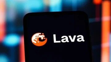 شاشة مزدوجة.. هاتف Blaze Duo 3 الجديد يتحدى المنافسين بمواصفات تقنية قوية